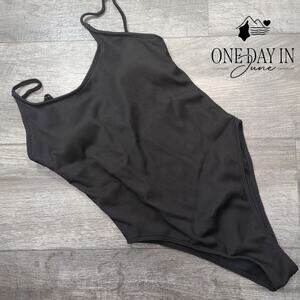 Adisputent Ribbed High Cut One Piece Swimsuit Size S